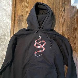 Gildan Mens Black Snake Sweatshirt Large